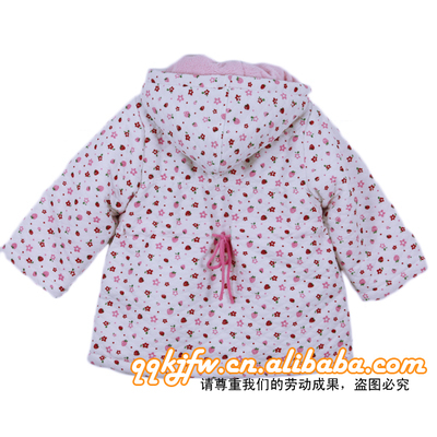 小脚丫童装 解析热销冬装外套的开衫魅力与批发优势